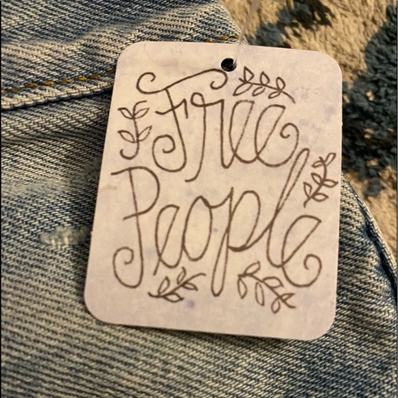 Levi’s 501 High Waist Denim Short - Picture 4 of 4